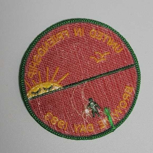 Girl Scout Friendship Patch, 1983 - Picture 4 of 5